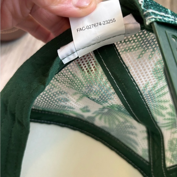 Disney Aloha Aulani Resort & Spa Mickey Mouse Green - Picture 8 of 8